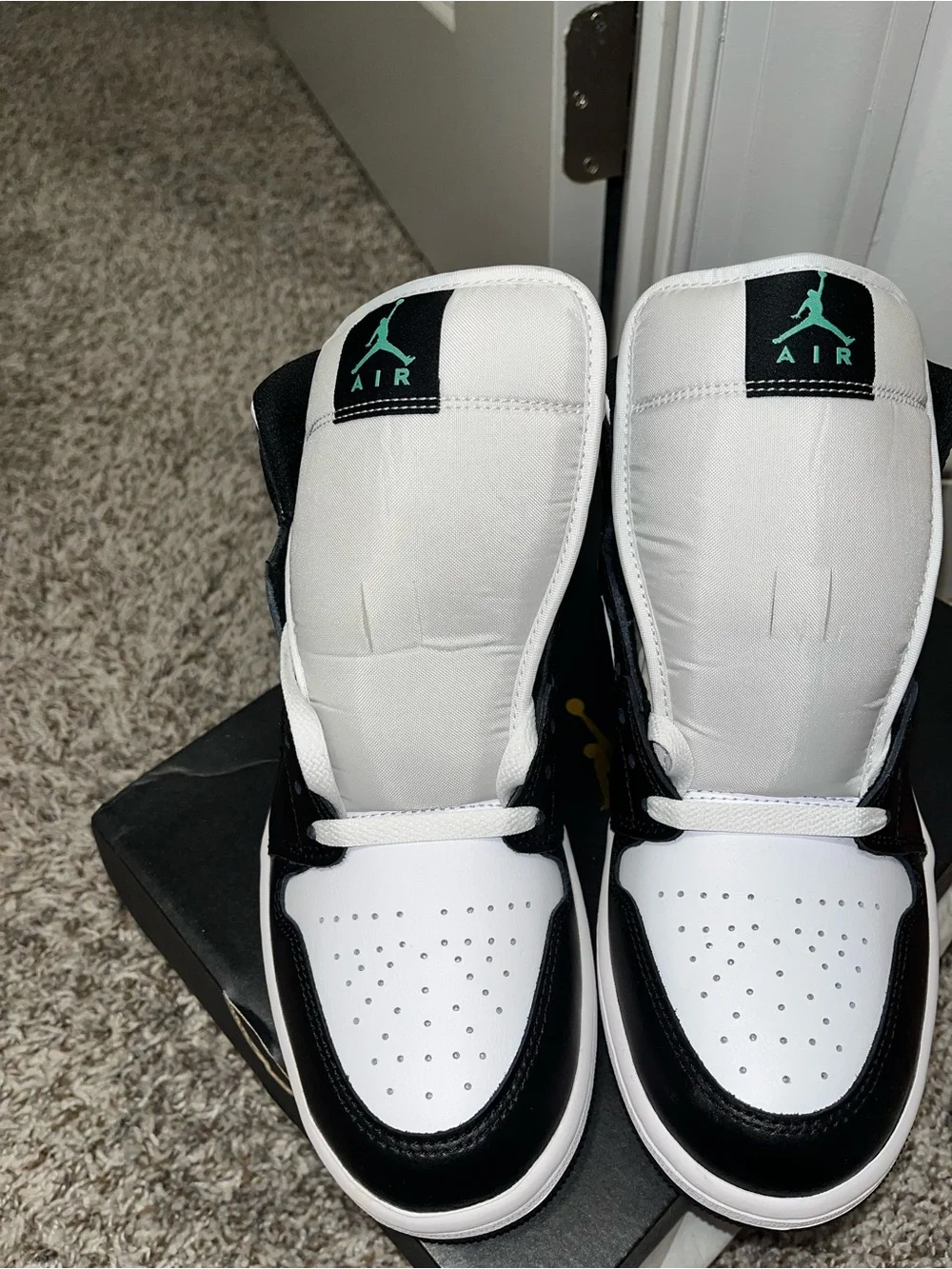 Nike Men's Air Jordan 1 Low Black White Mint Green